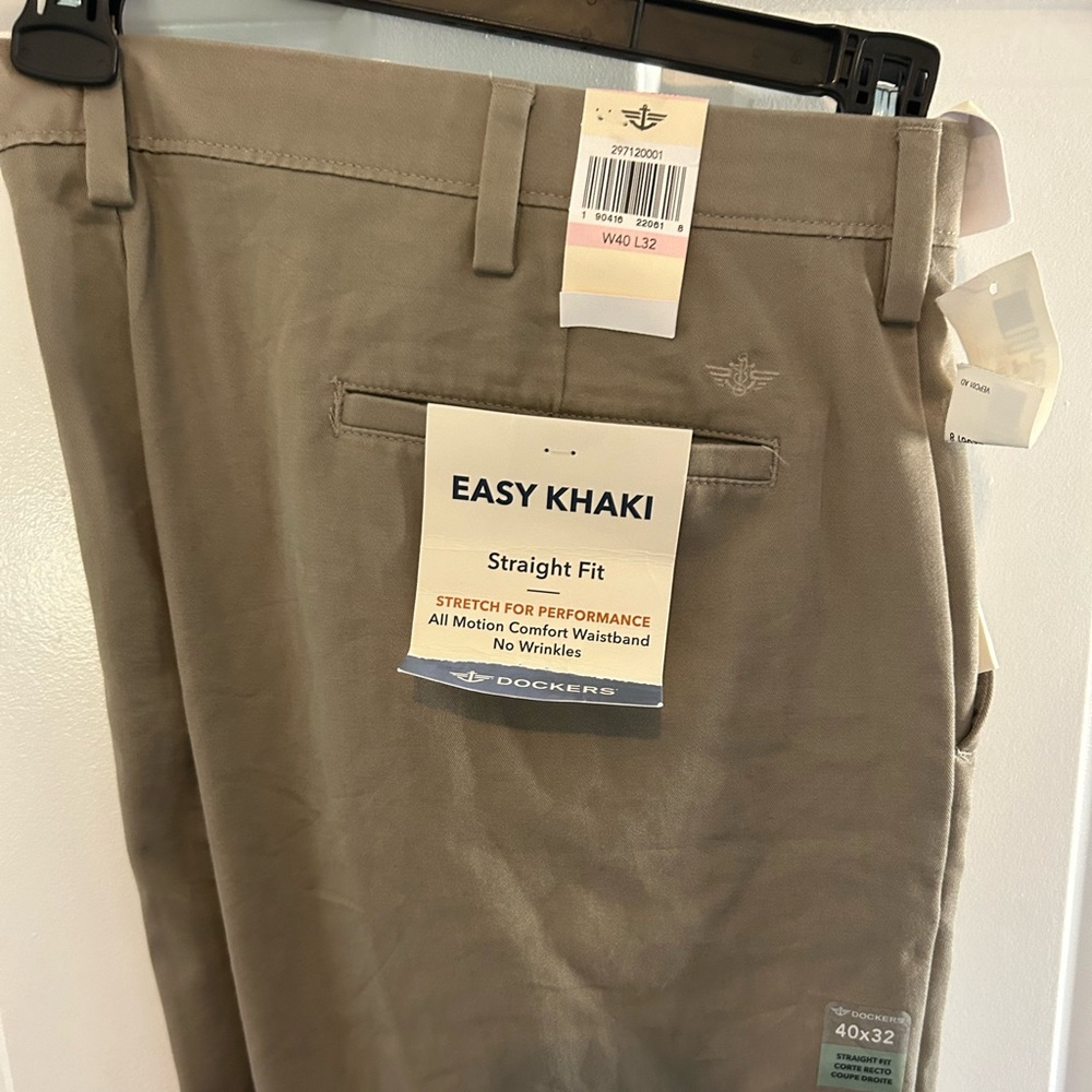NWT Docker khaki pants
